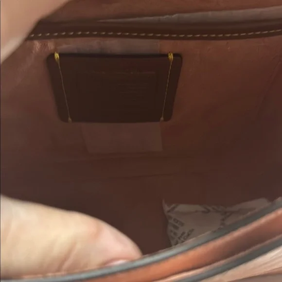 Coach Light Coral  Bag with Gold Hardware and matching wallet - Picture 6 of 14